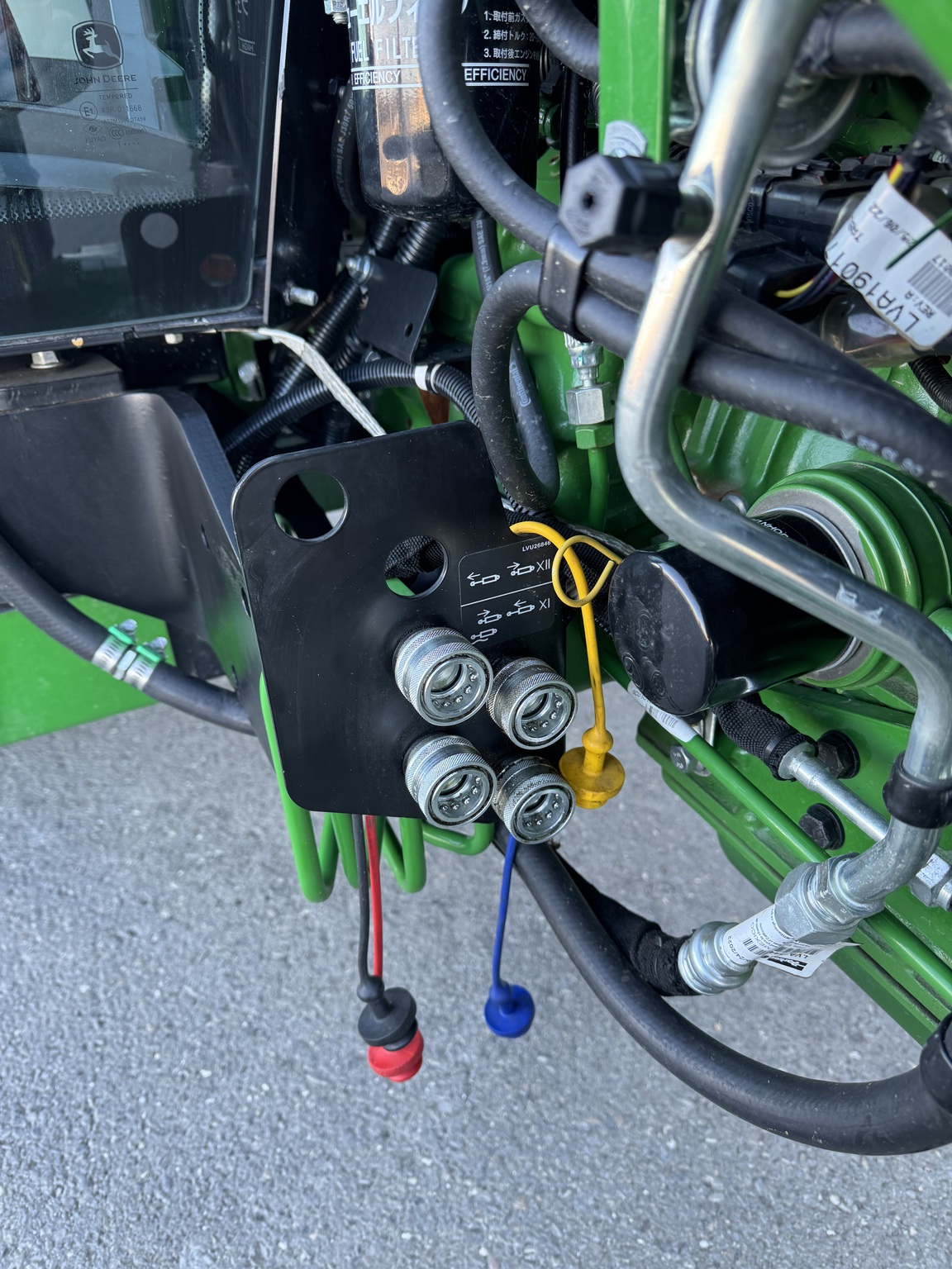 2022 John Deere 4052R Image 10