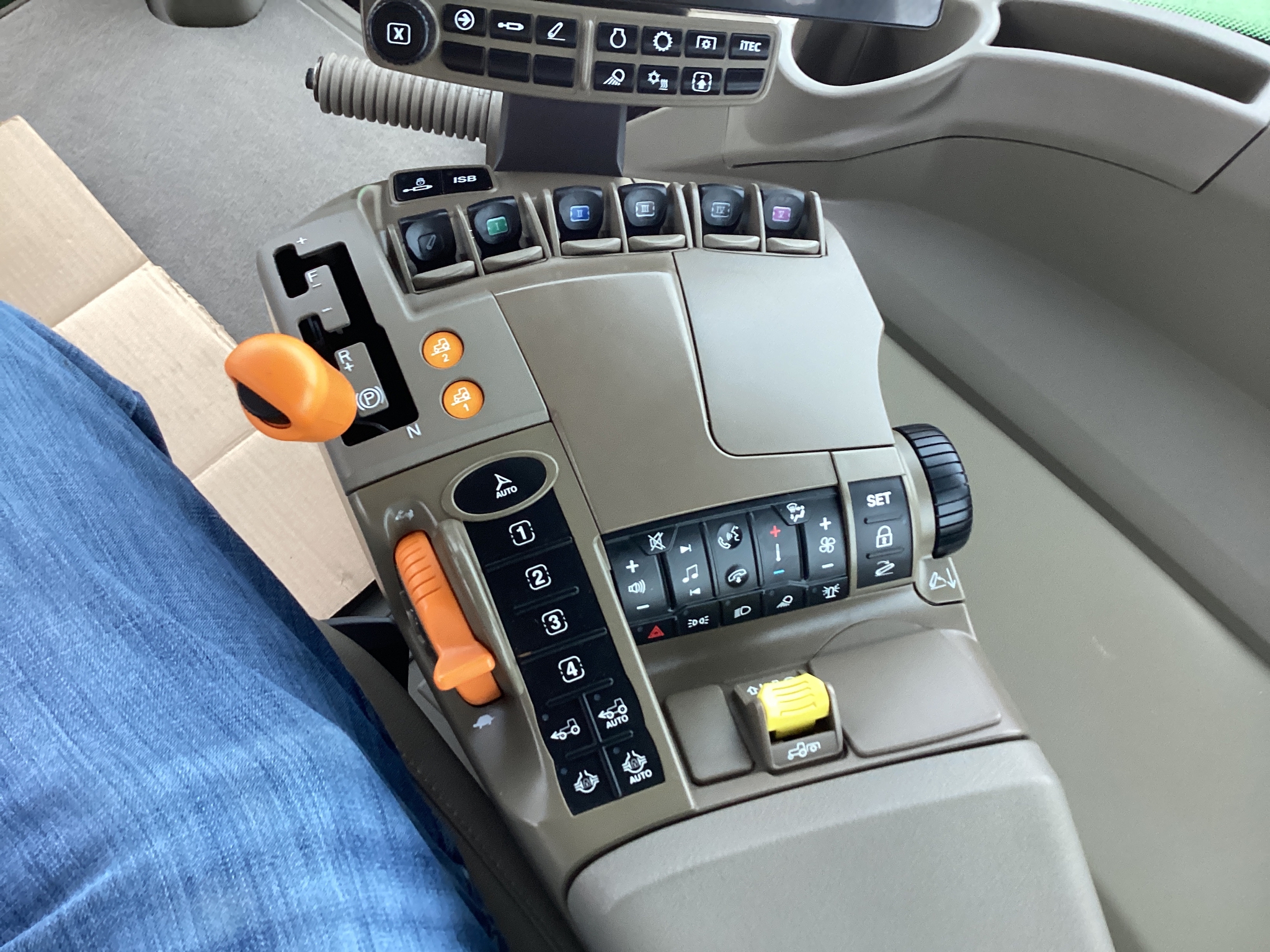 2024 John Deere 8R 310 Image 16