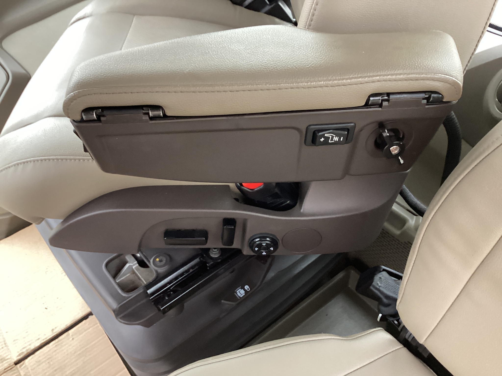 2024 John Deere 8R 310 Image 25