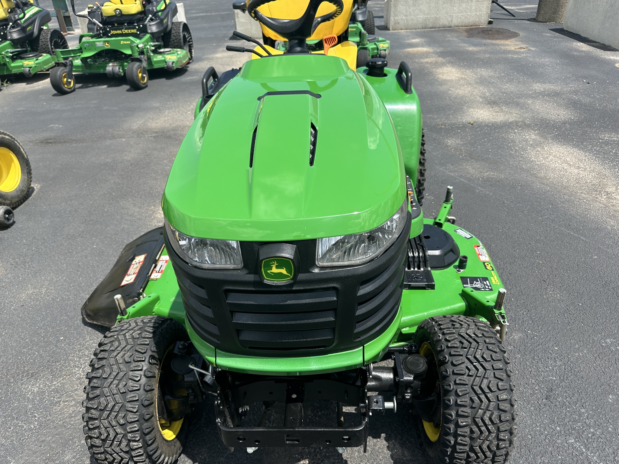 2024 John Deere X738 Image 9