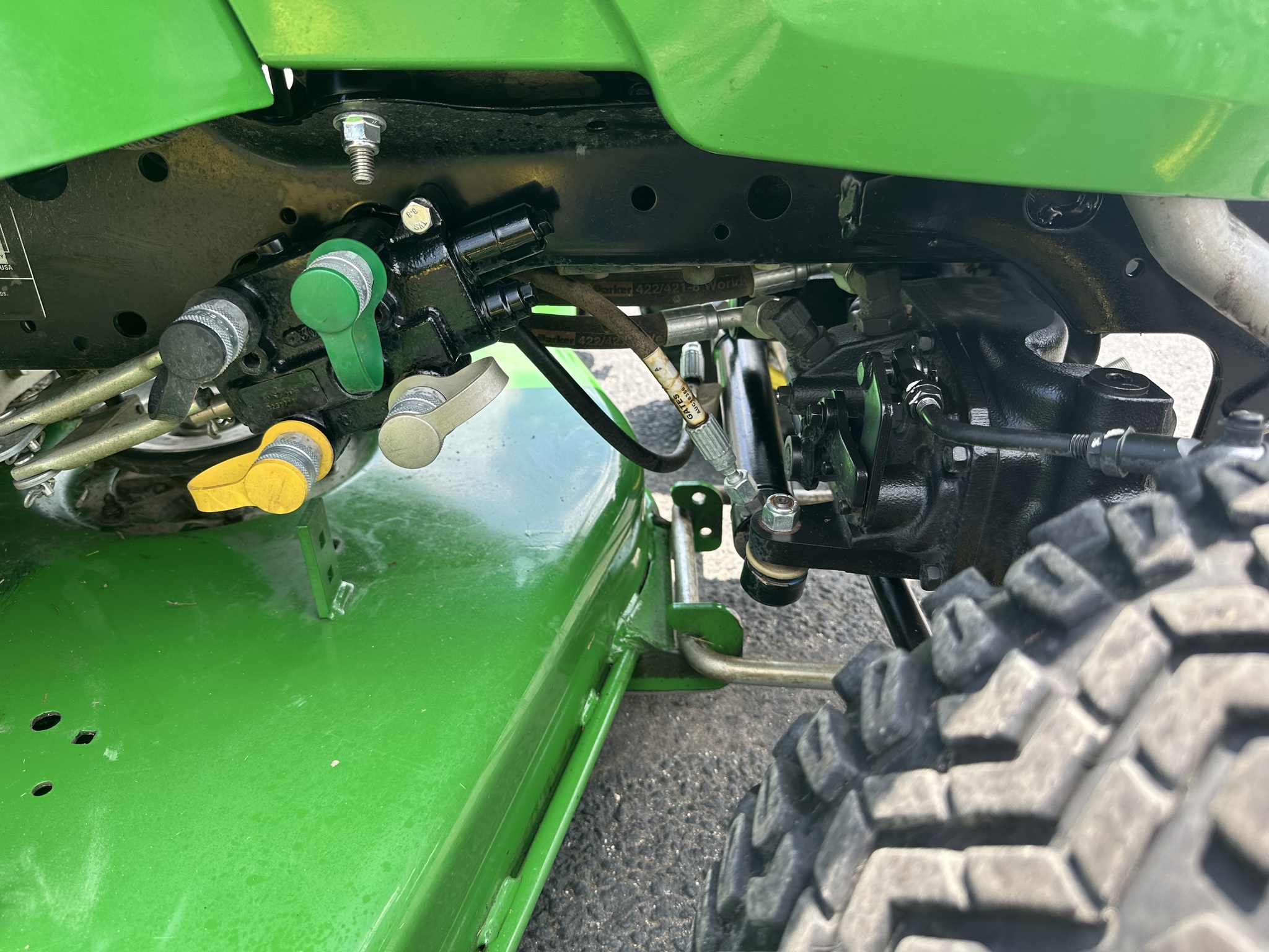 2024 John Deere X738 Image 8