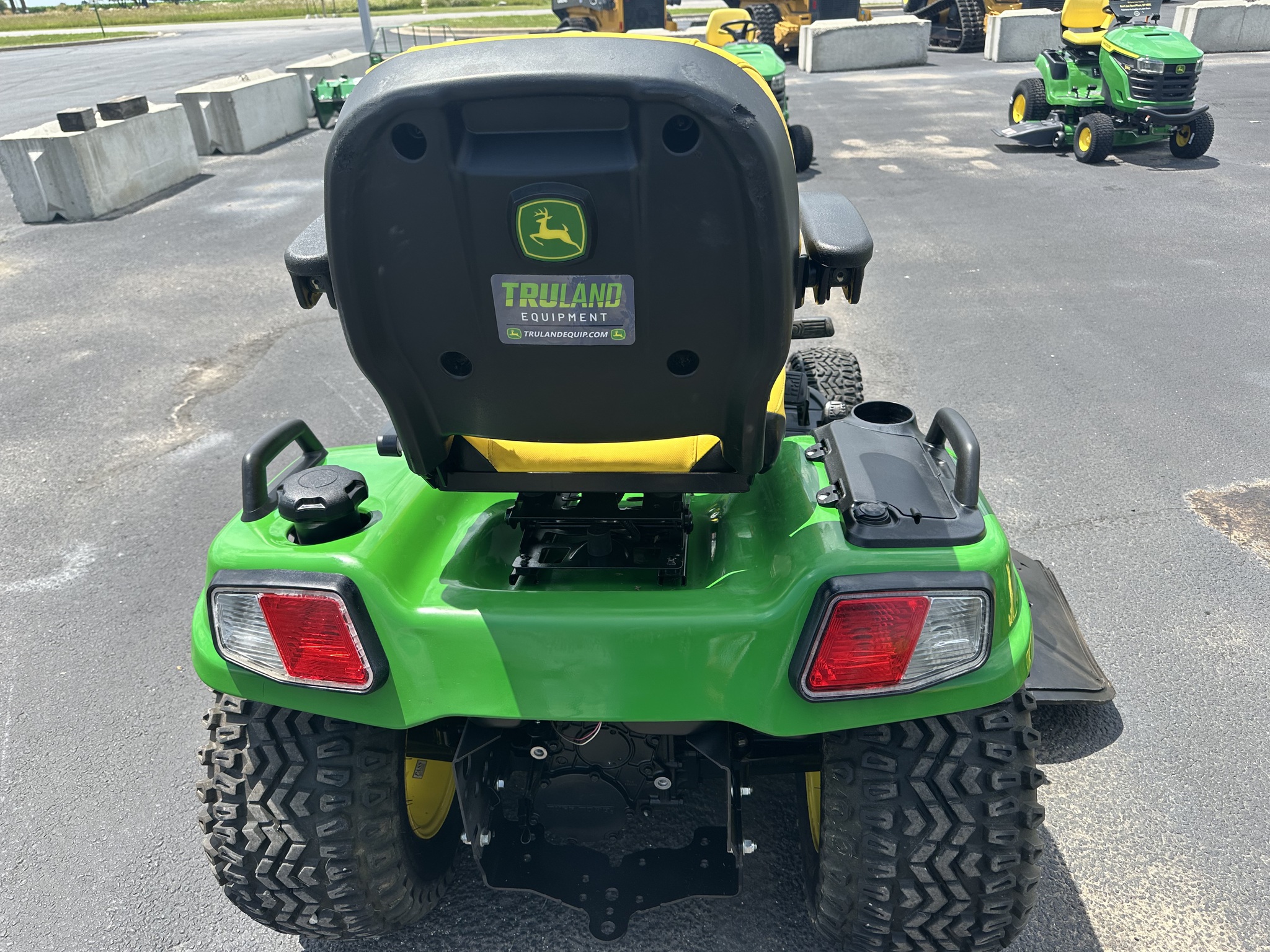 2024 John Deere X738 Image 5