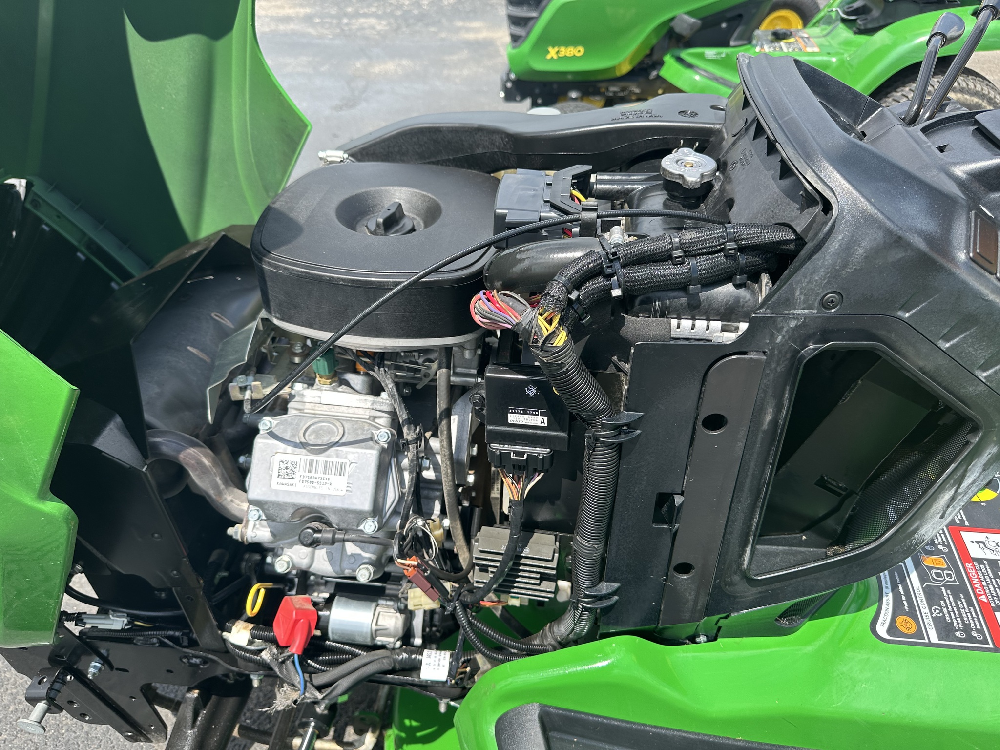 2024 John Deere X738 Image 12