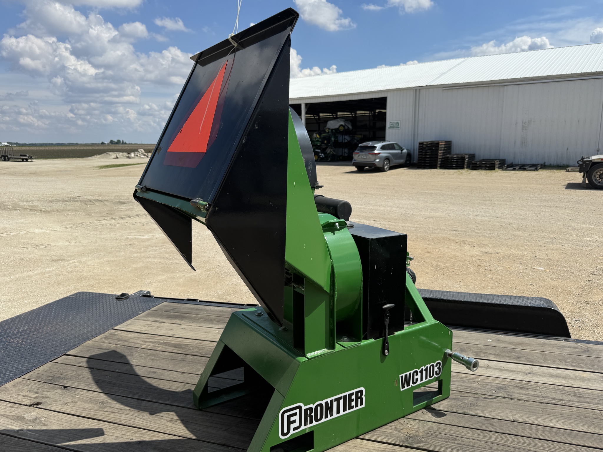  2017 Frontier WC1103 at Heritage Tractor in Mendota, IL