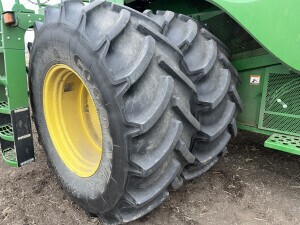 Used 2018 John Deere S780 Combines at Horizon Ag & Turf in Lloydminster, AB - Photo11