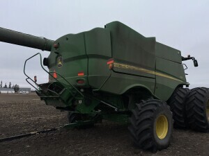Used 2018 John Deere S780 Combines at Horizon Ag & Turf in Lloydminster, AB - Photo8