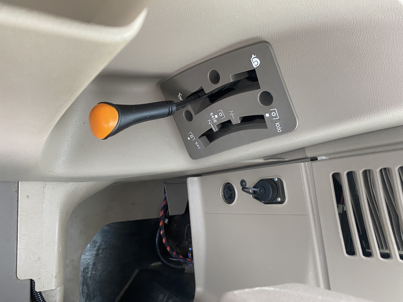 2024 John Deere 6155M Image 6