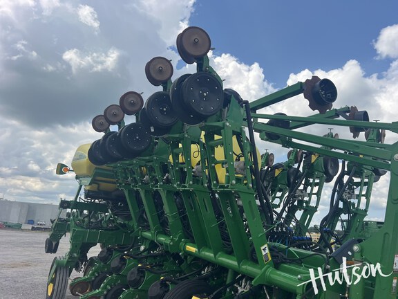 Photo of 2020 John Deere 1795