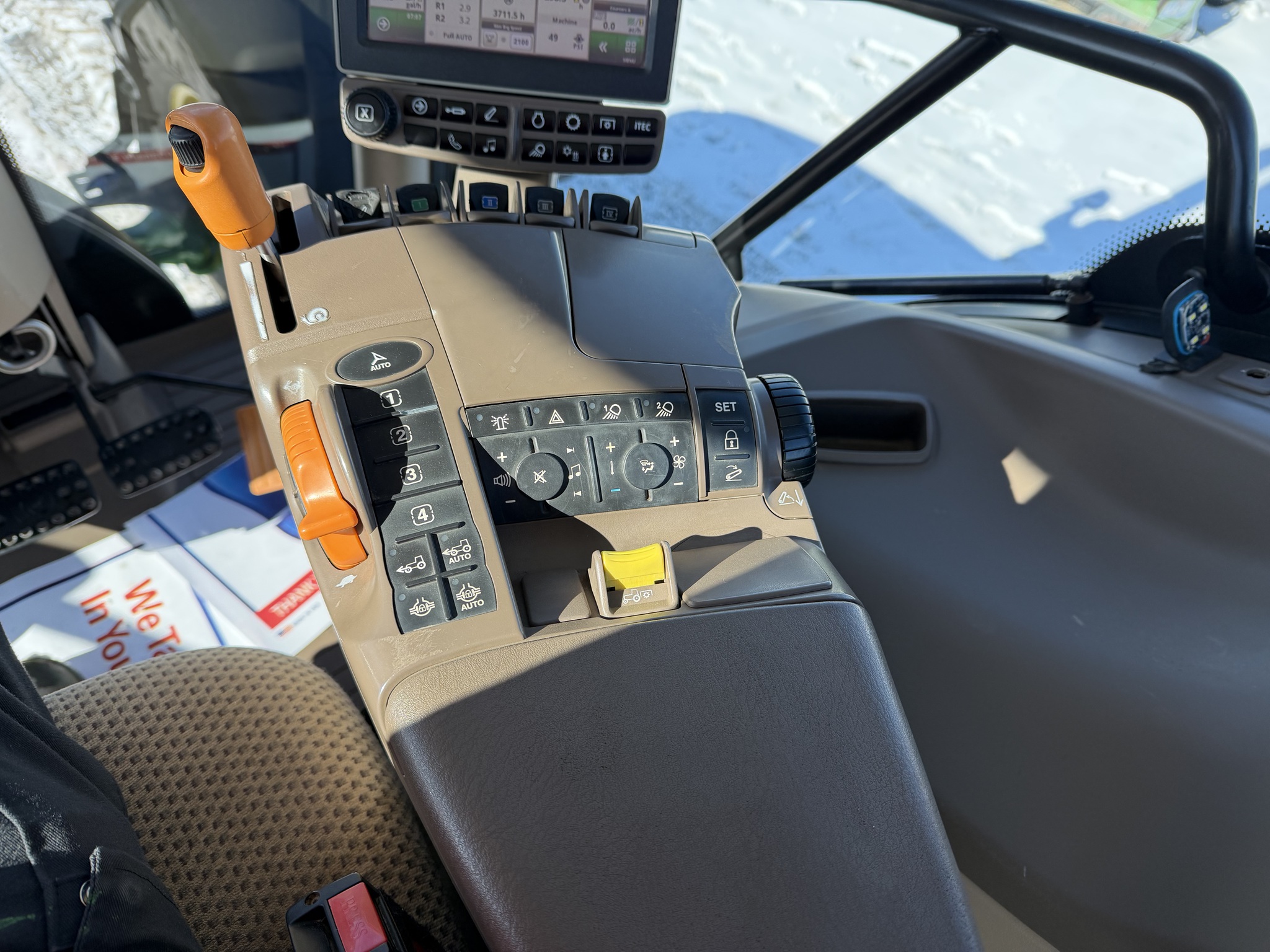 2018 John Deere 6130R Image 16