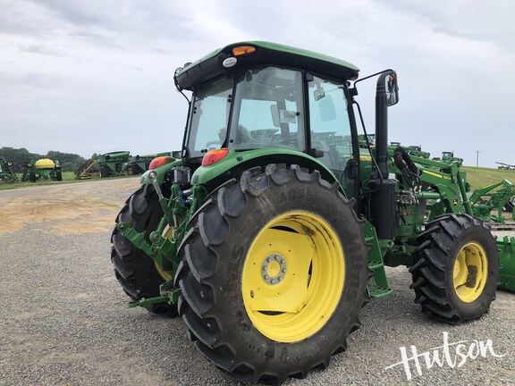 Photo of 2023 John Deere 6135E