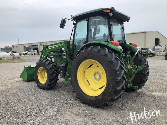 Photo of 2023 John Deere 6135E