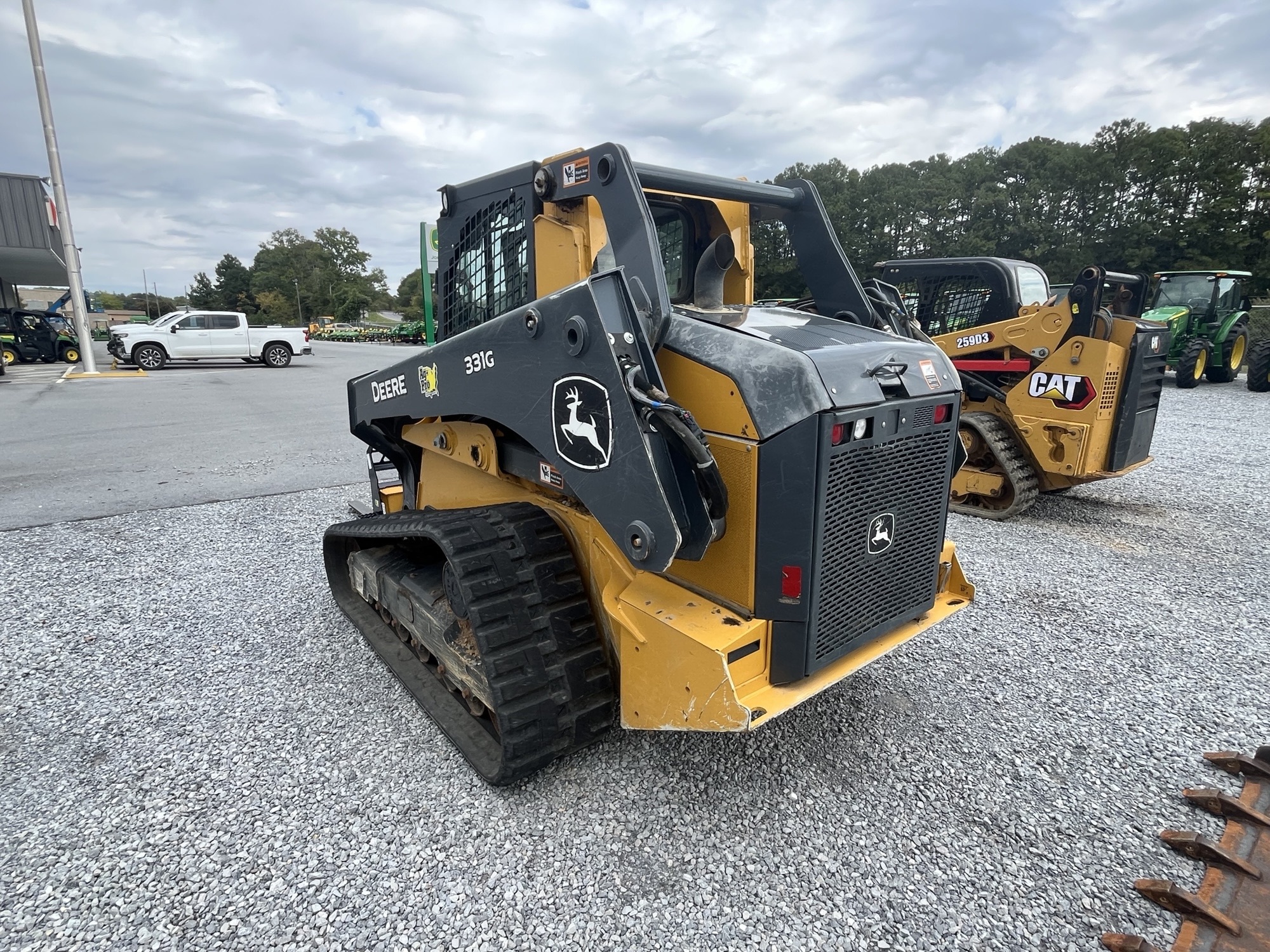 2022 John Deere 331G Image 3