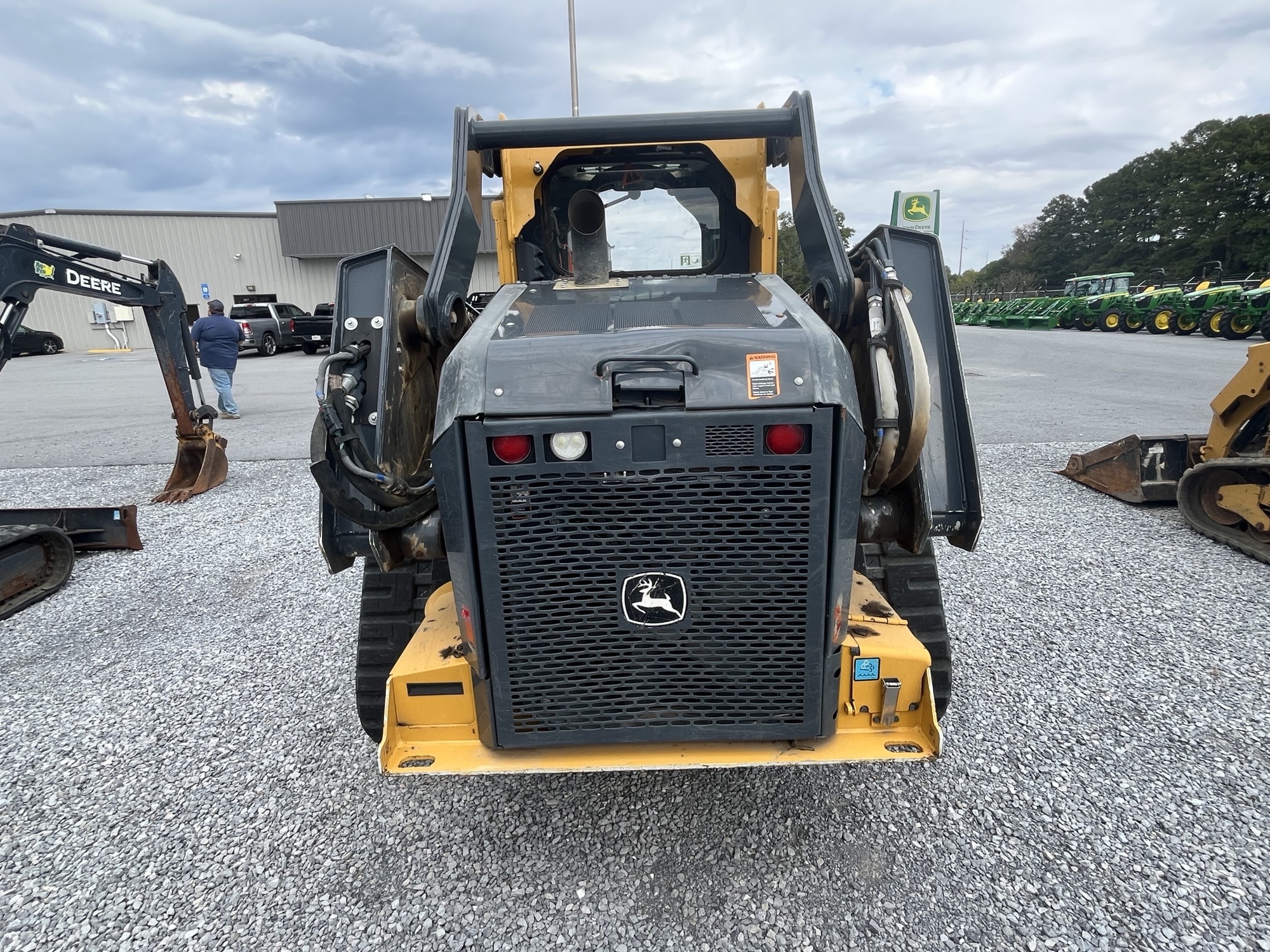 2022 John Deere 331G Image 4