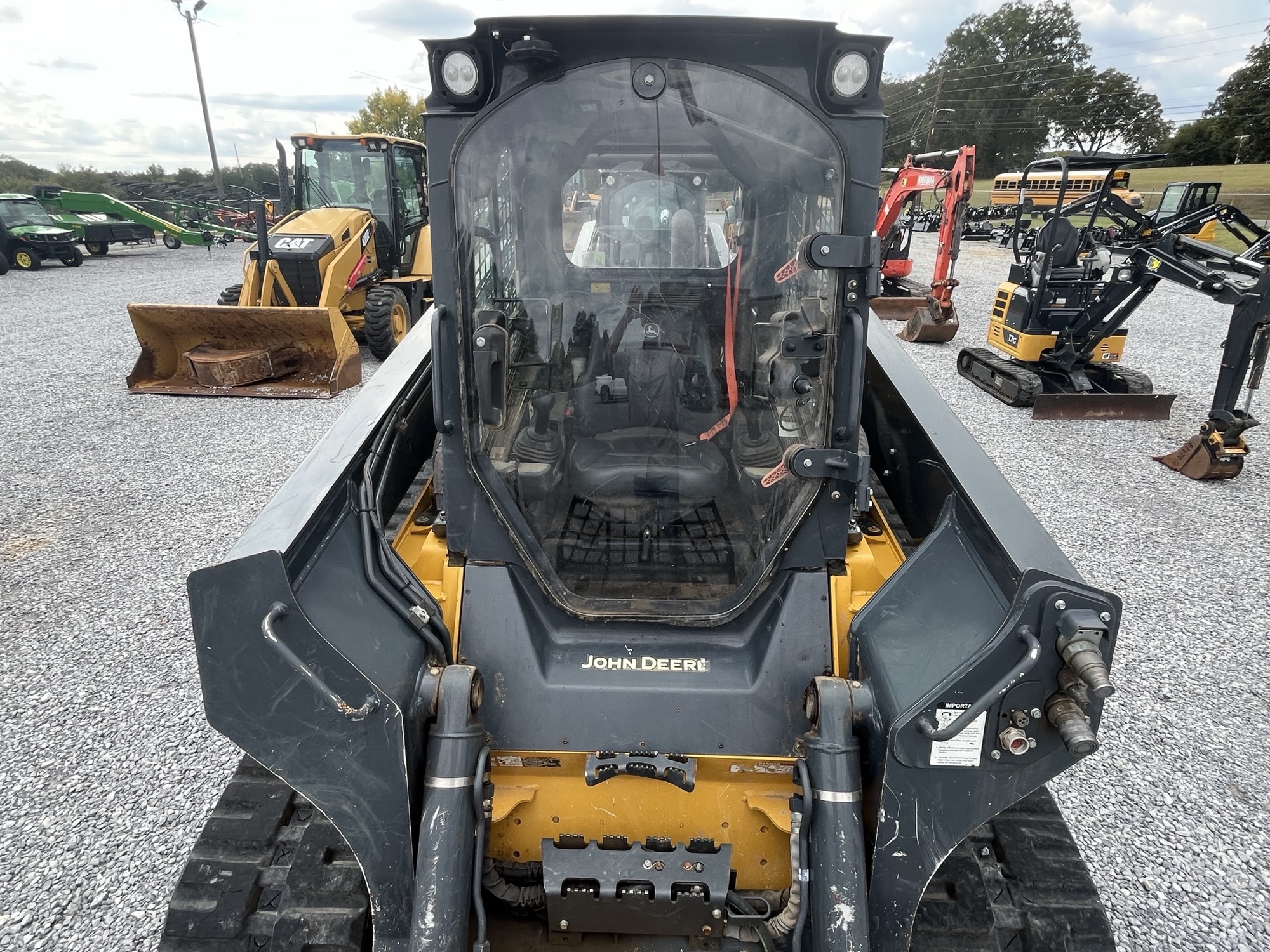2022 John Deere 331G Image 6