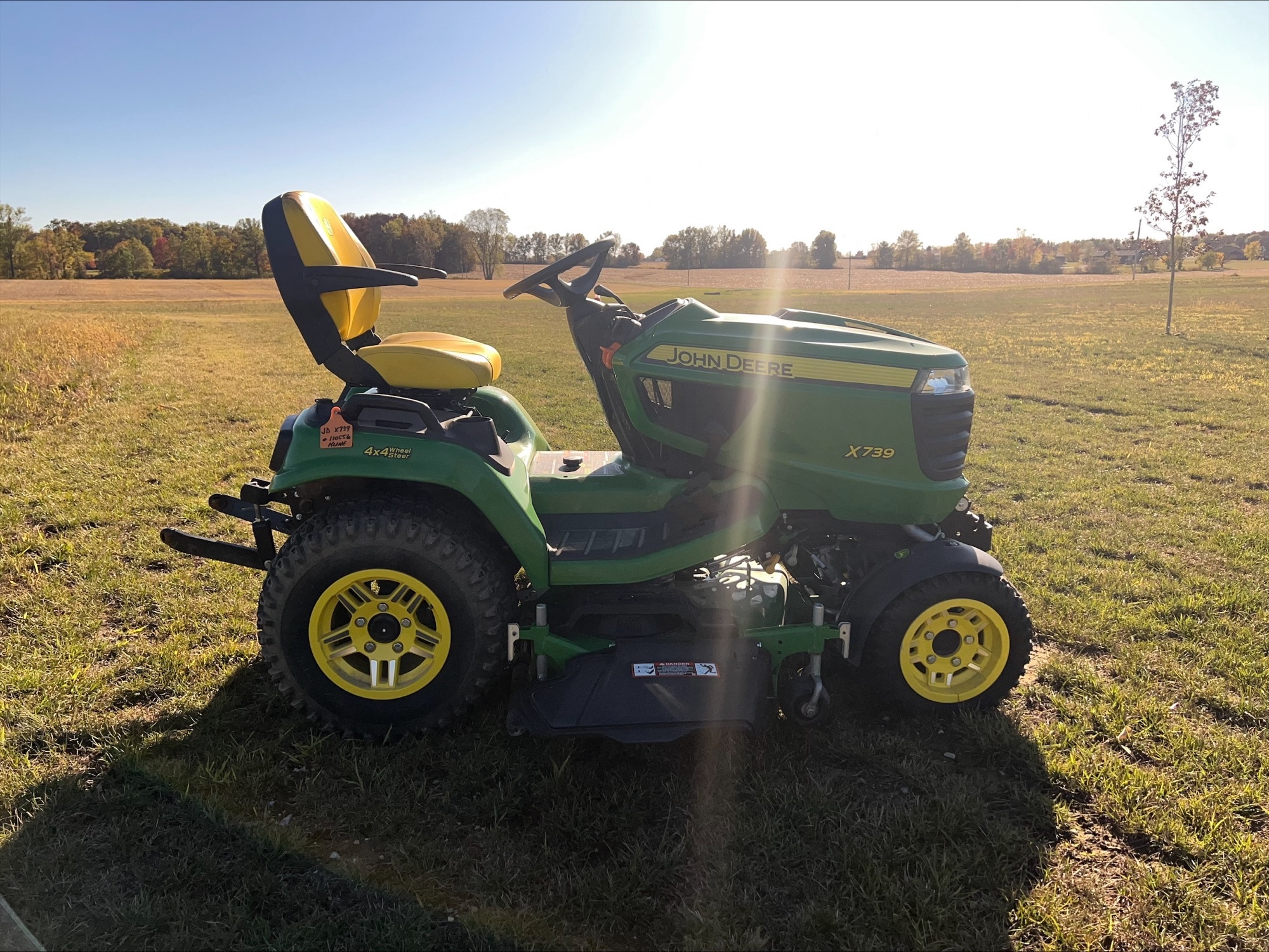 2023 John Deere X739 Image 7