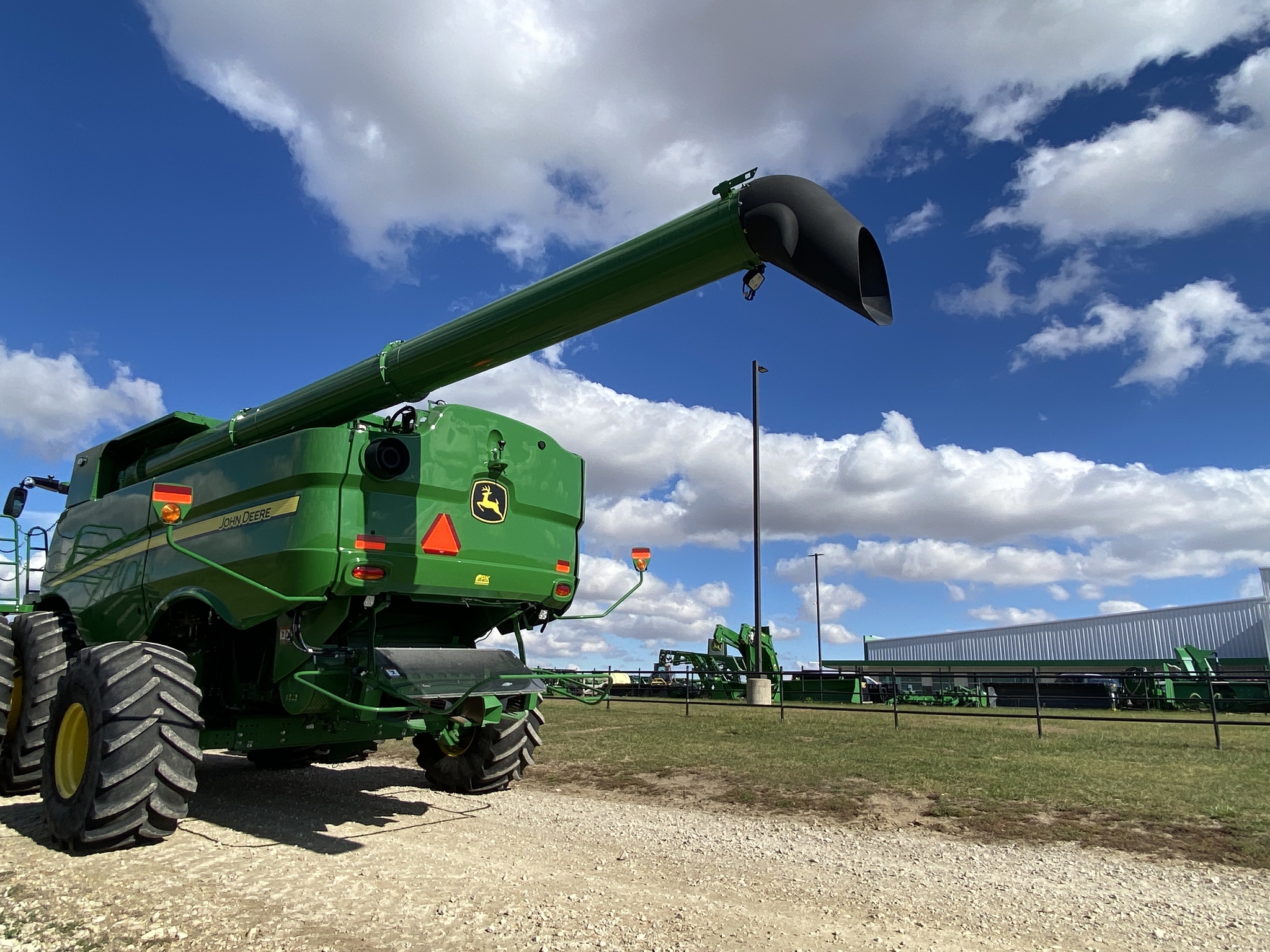 2024 John Deere S780 Image 9