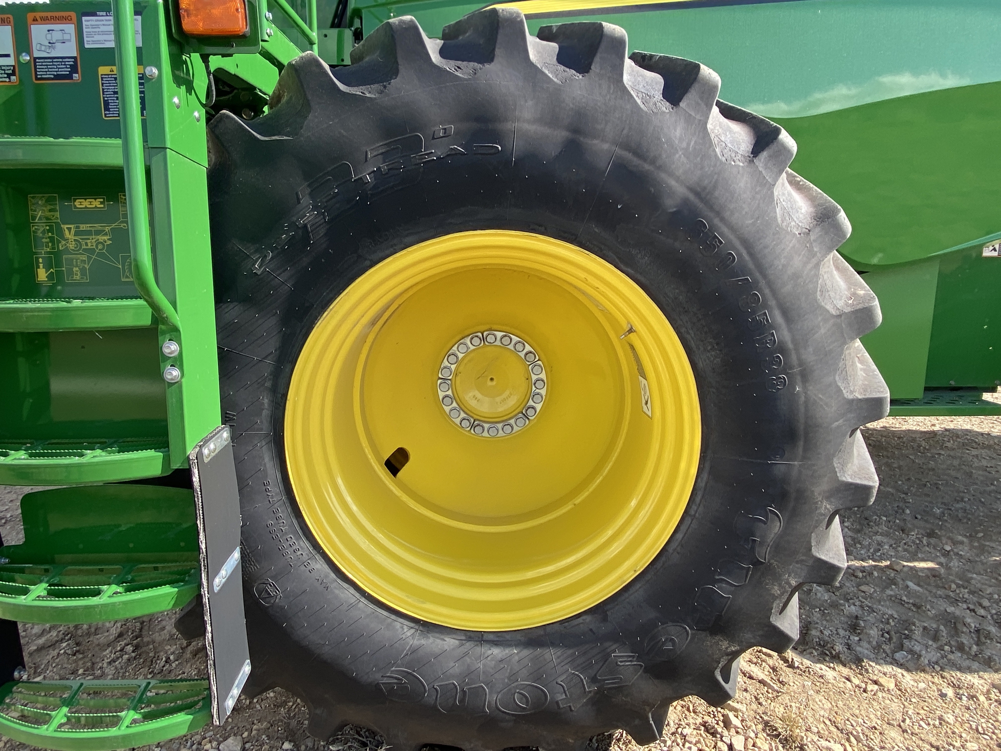 2024 John Deere S780 Image 11