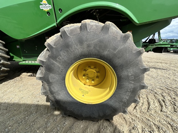 Used 2018 John Deere S780 Combines at Horizon Ag & Turf in Lloydminster, AB - Photo10