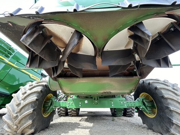 Used 2018 John Deere S780 Combines at Horizon Ag & Turf in Lloydminster, AB - Photo8