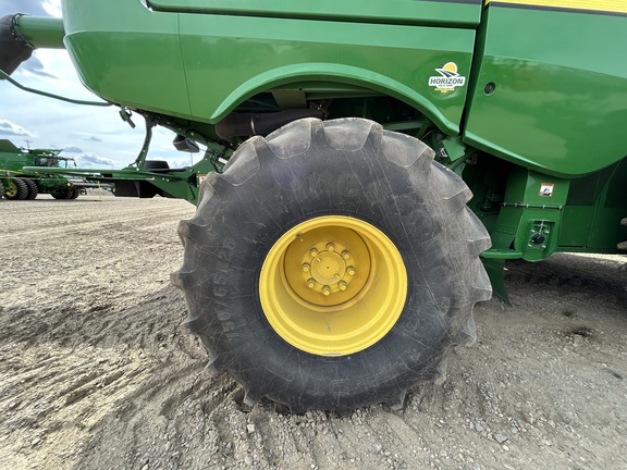 Used 2018 John Deere S780 Combines at Horizon Ag & Turf in Lloydminster, AB - Photo7