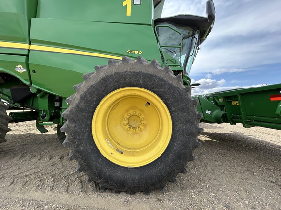 Used 2018 John Deere S780 Combines at Horizon Ag & Turf in Lloydminster, AB - Photo13