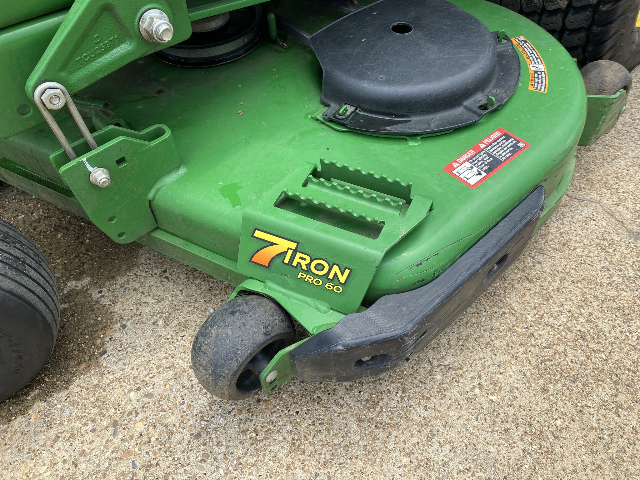 2024 John Deere Z930M Image 9
