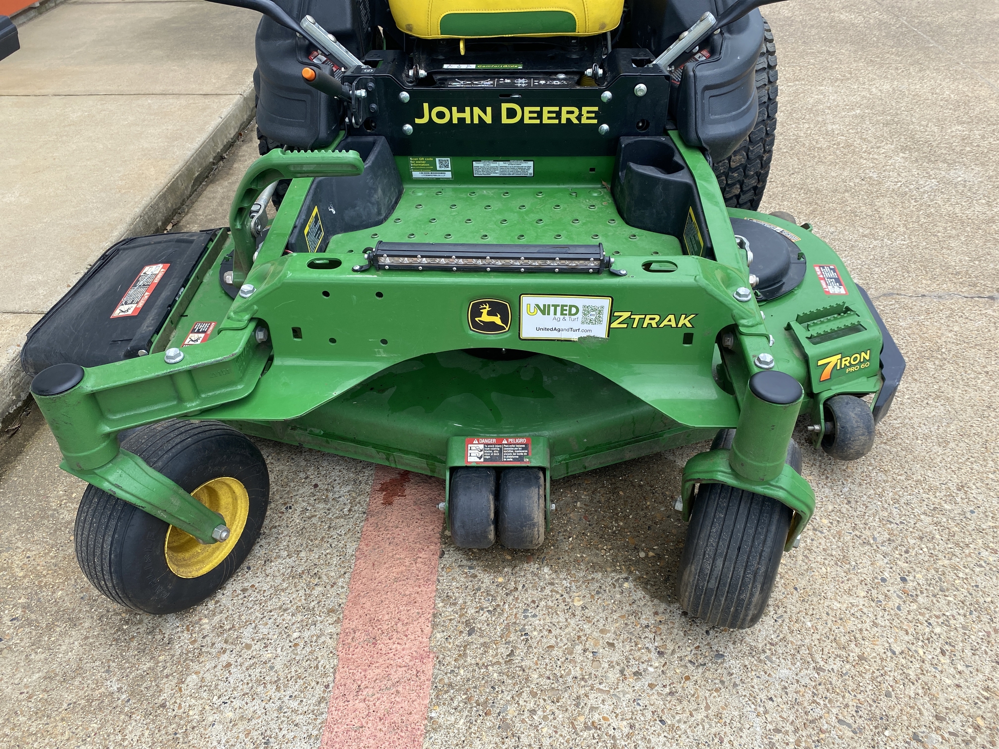 2024 John Deere Z930M Image 14