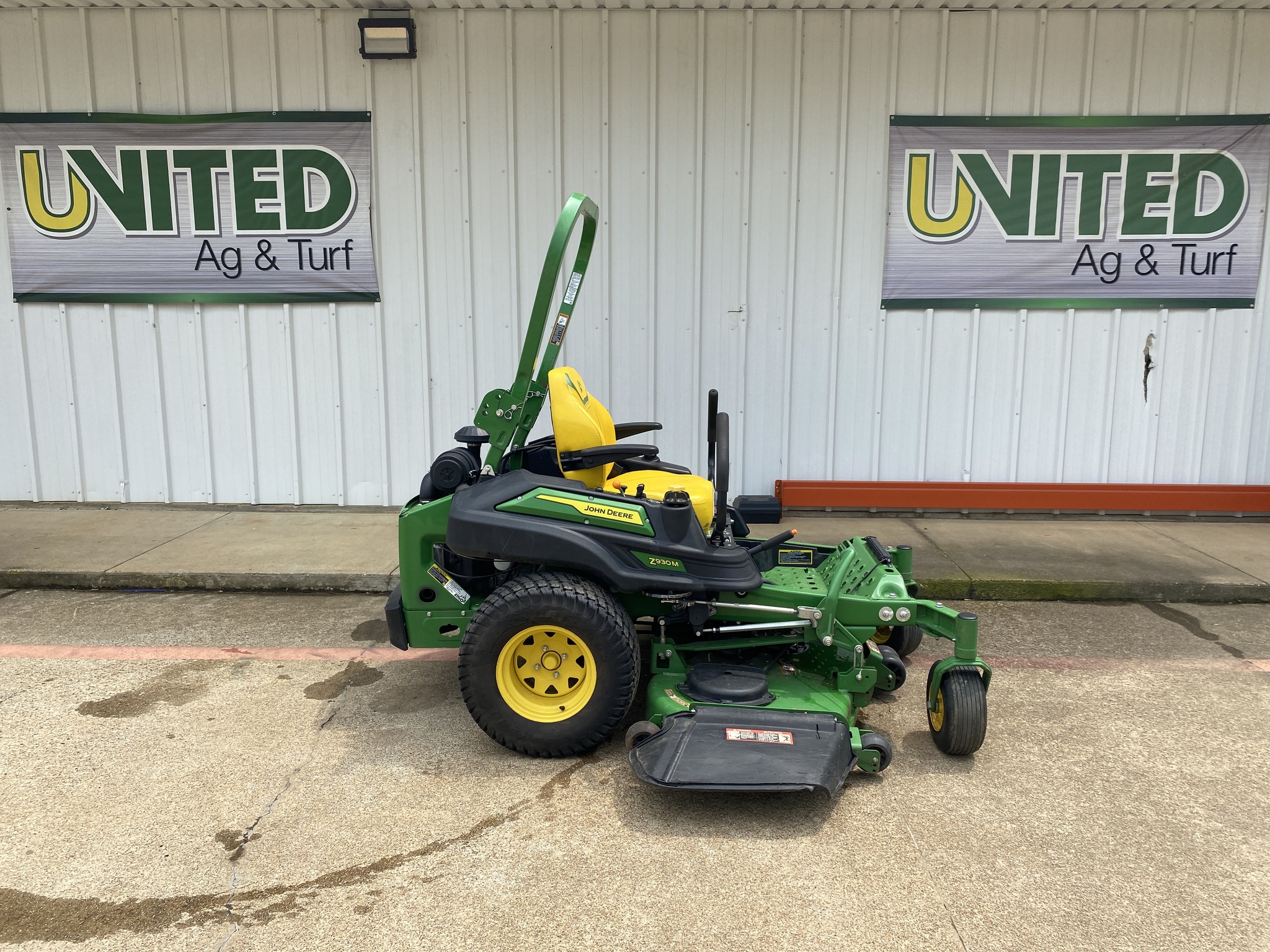 2024 John Deere Z930M Image 2