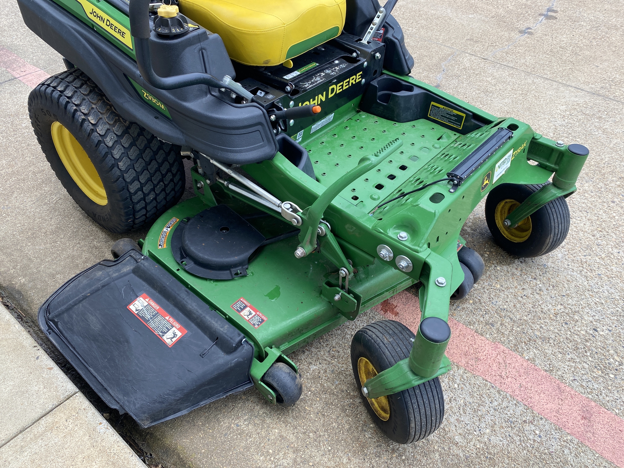 2024 John Deere Z930M Image 11
