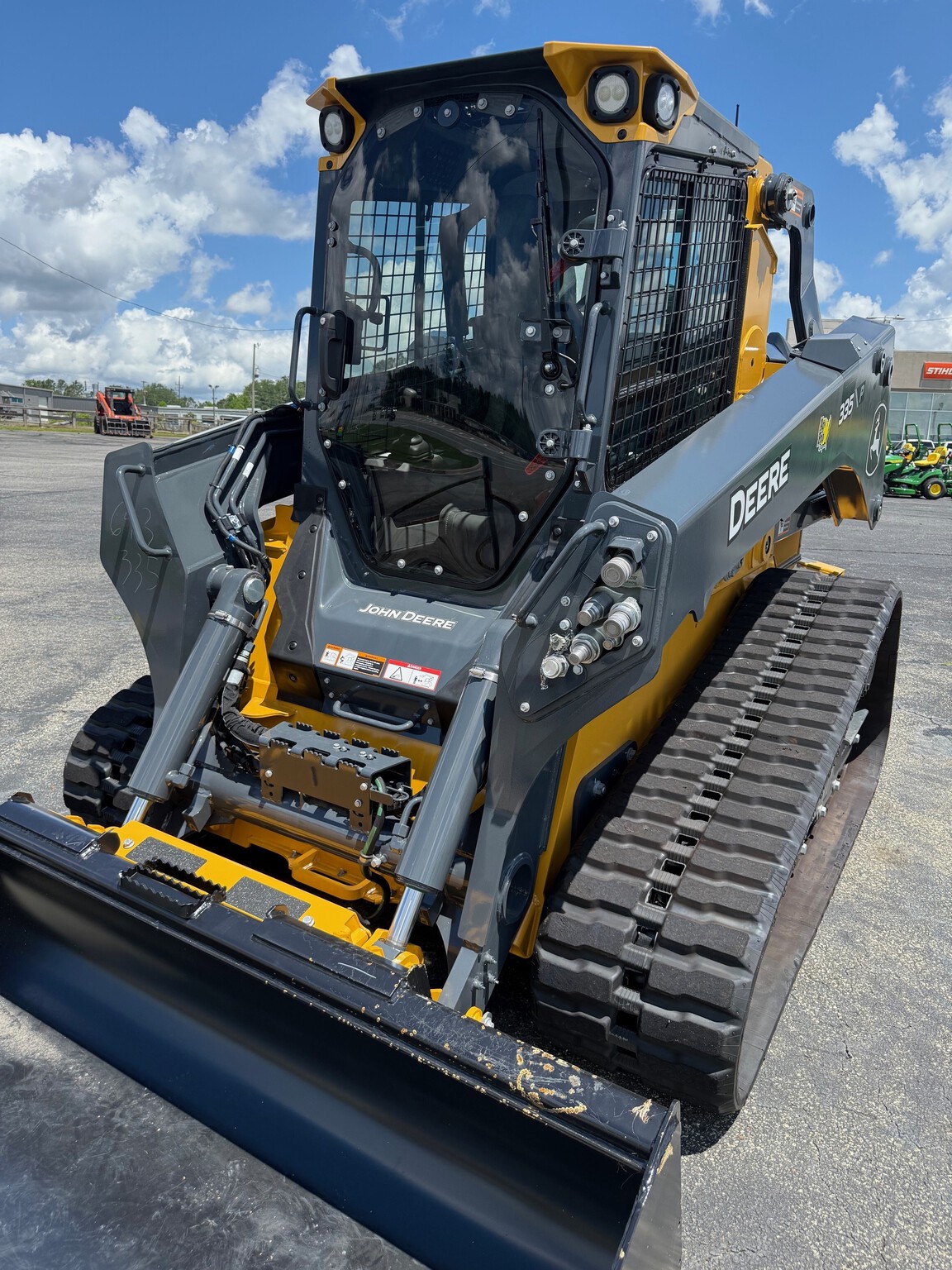 2025 John Deere 335 P Image 3
