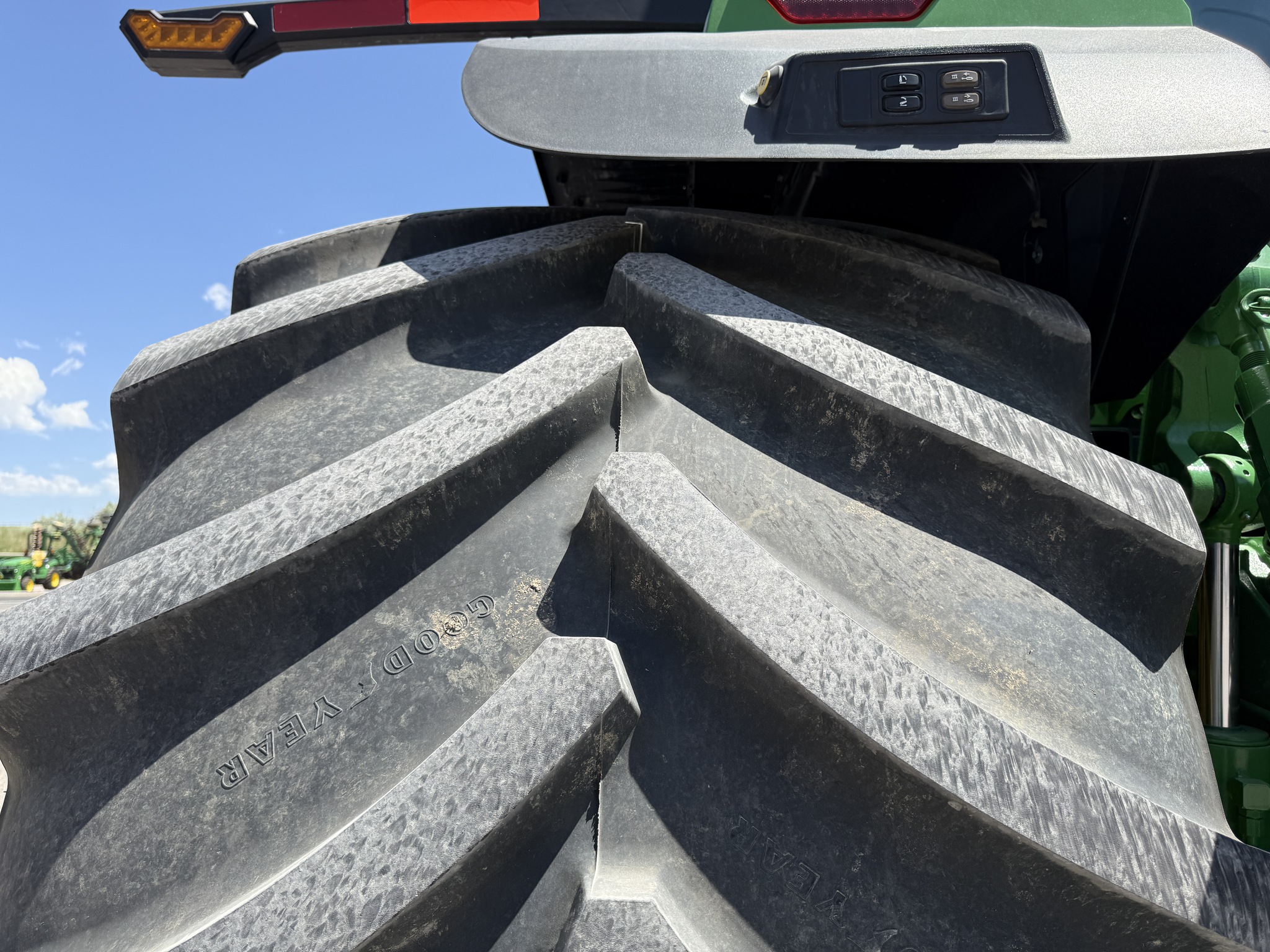 2024 John Deere 8R 410 Image 46