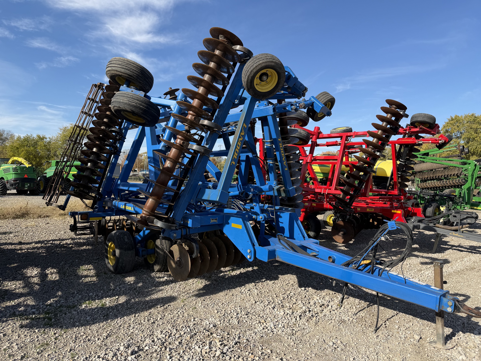 2011 Landoll 7431-29 Image 2