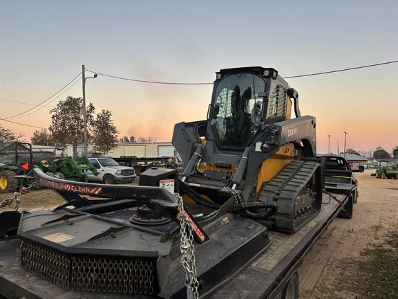 2020 John Deere 331G Photo 6