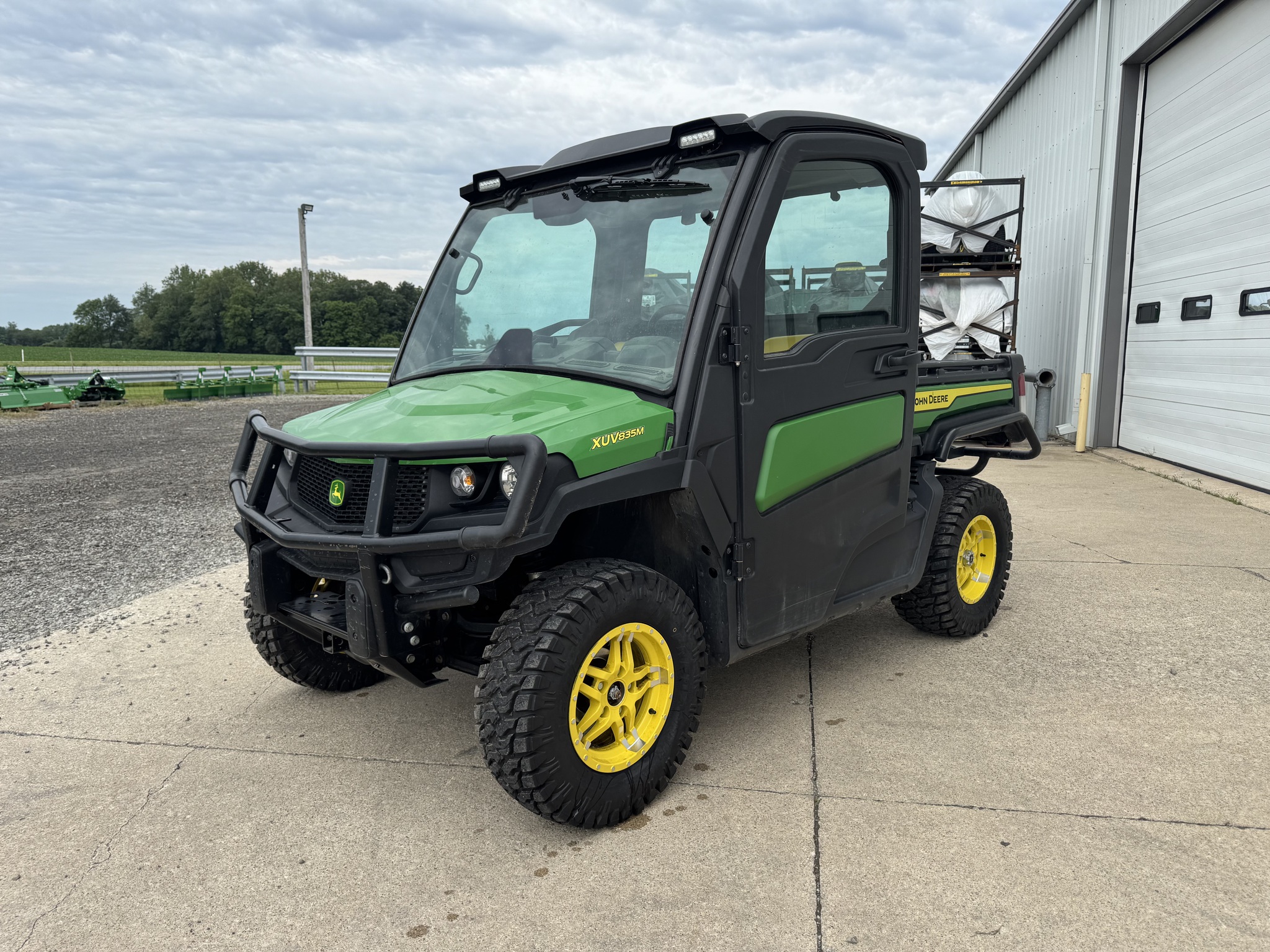 2021 John Deere XUV 835M Image 2