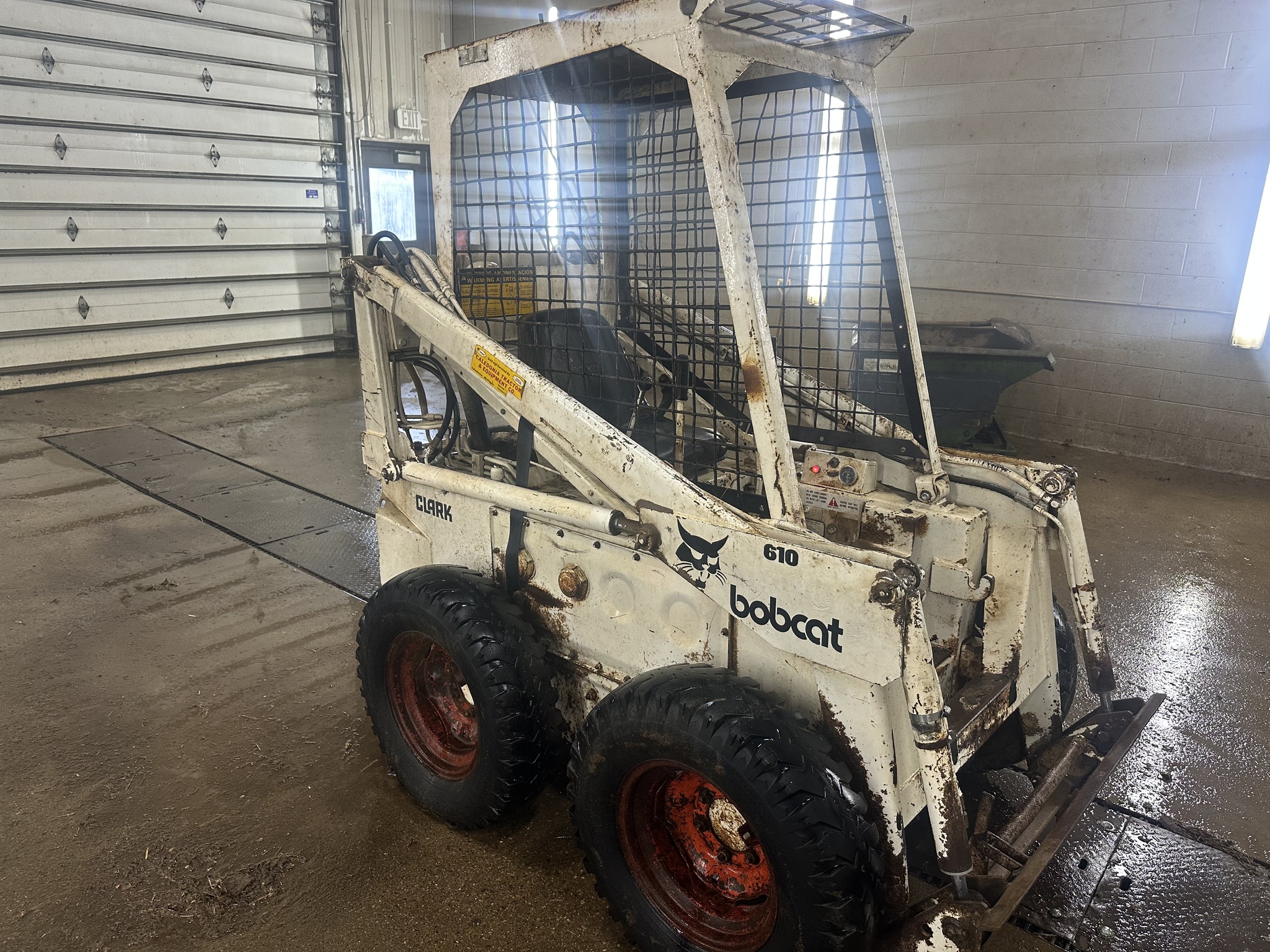 1974 Bobcat 610 Image 3