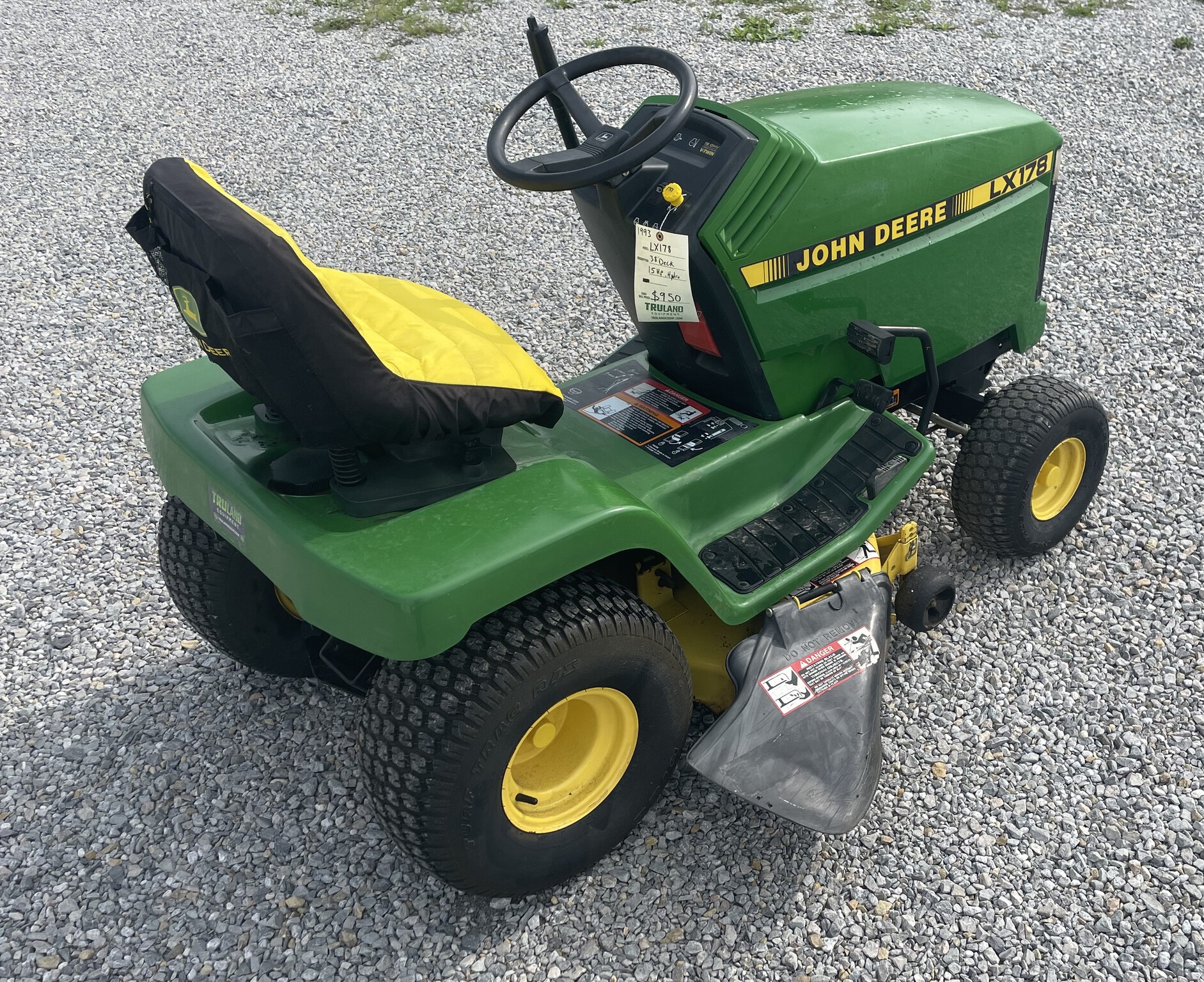 1993 John Deere LX178 Image 4