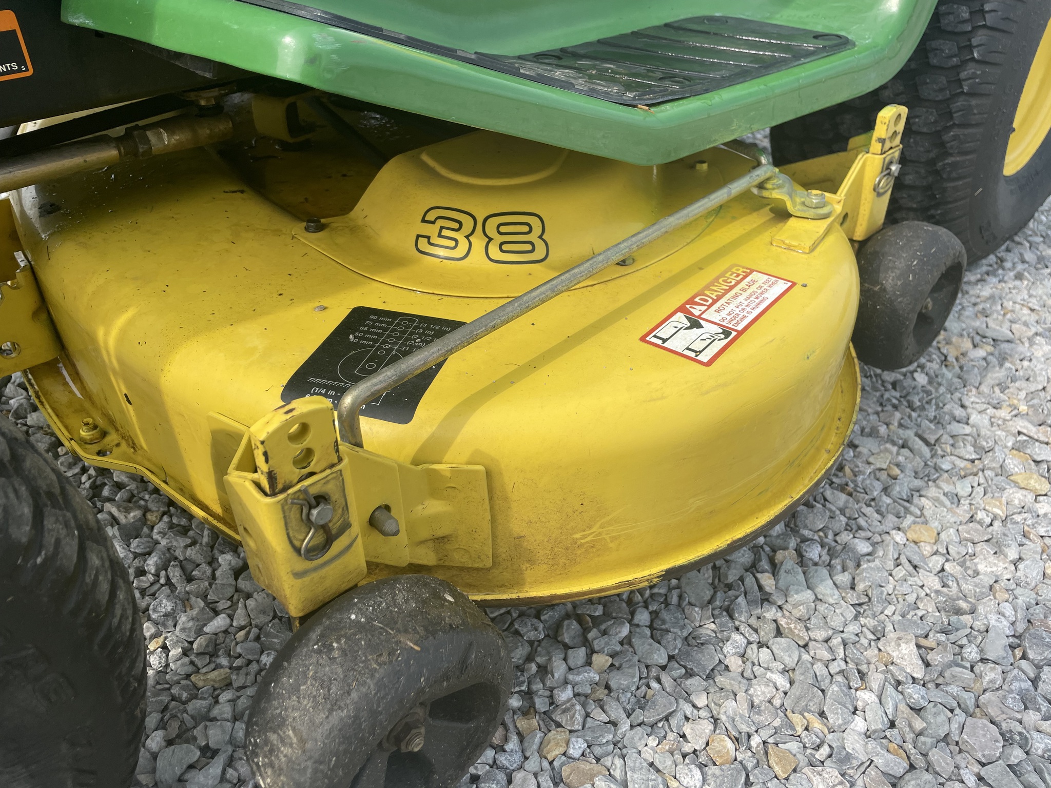 1993 John Deere LX178 Image 7