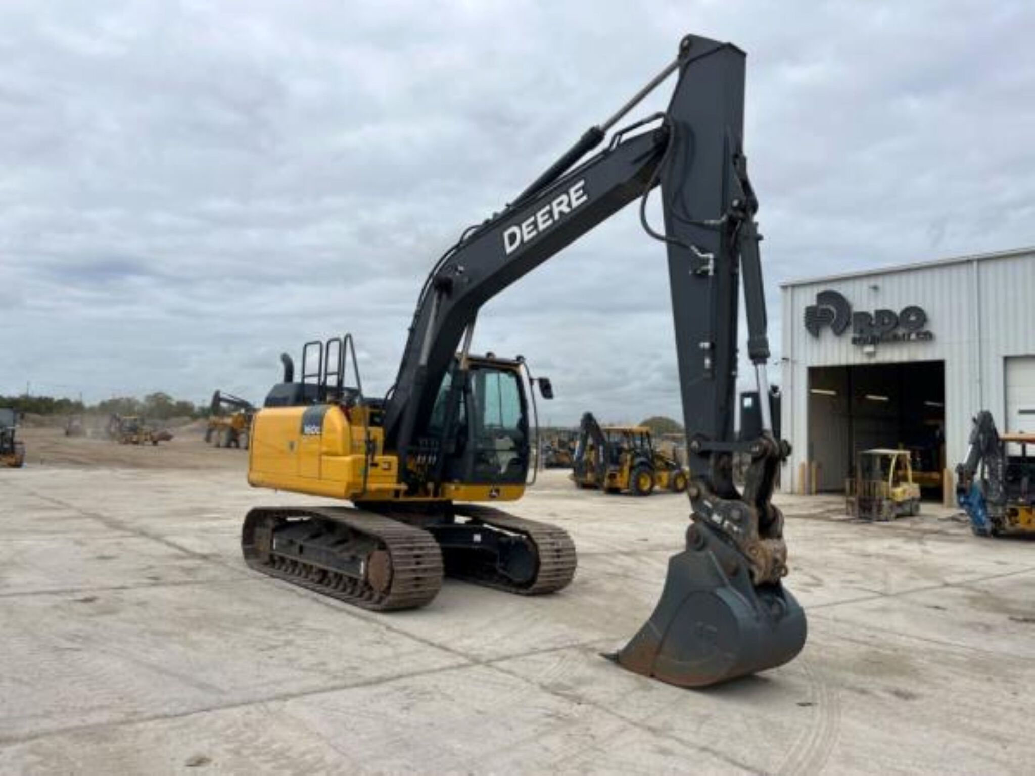 2020 John Deere 160GLC Image 2