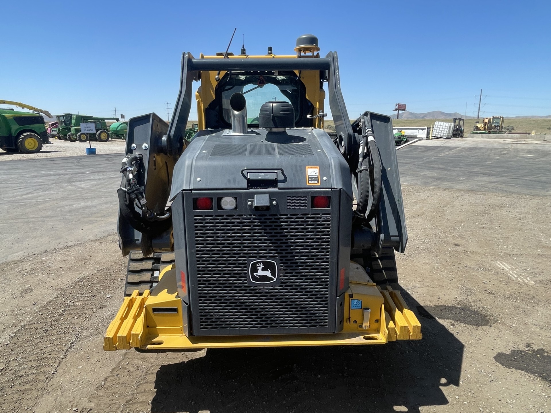 2022 John Deere 333G Image 6