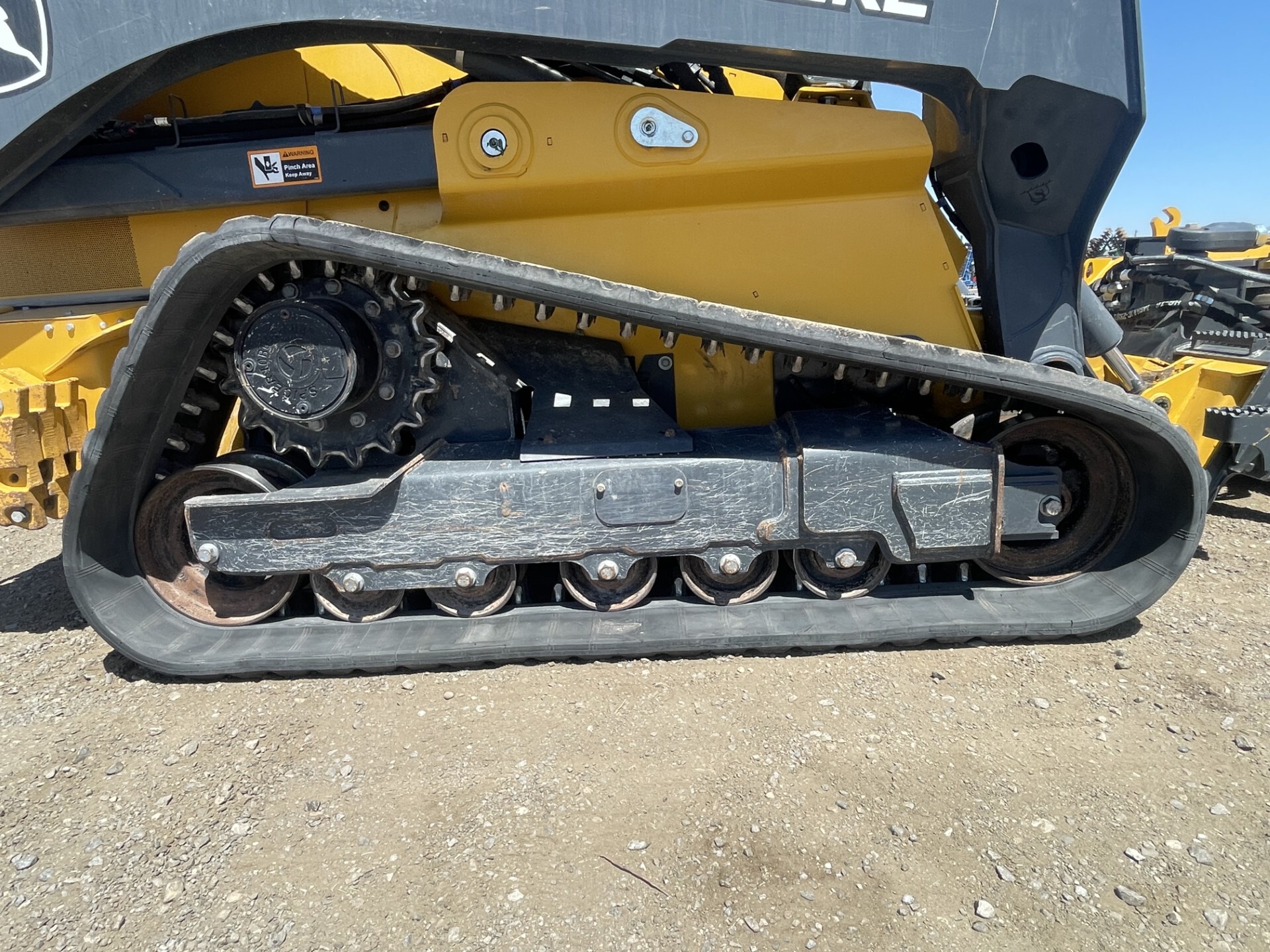 2022 John Deere 333G Image 10