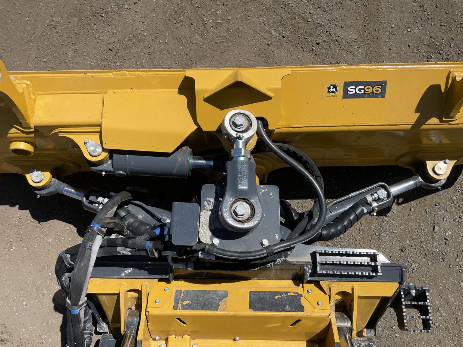 2022 John Deere 333G Image 13