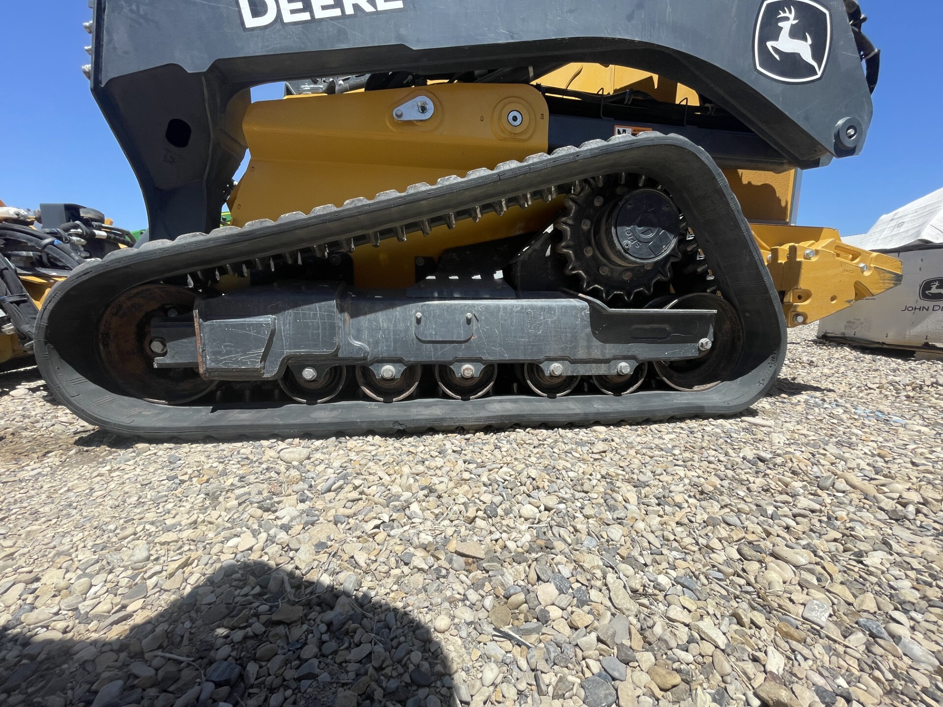 2022 John Deere 333G Image 9