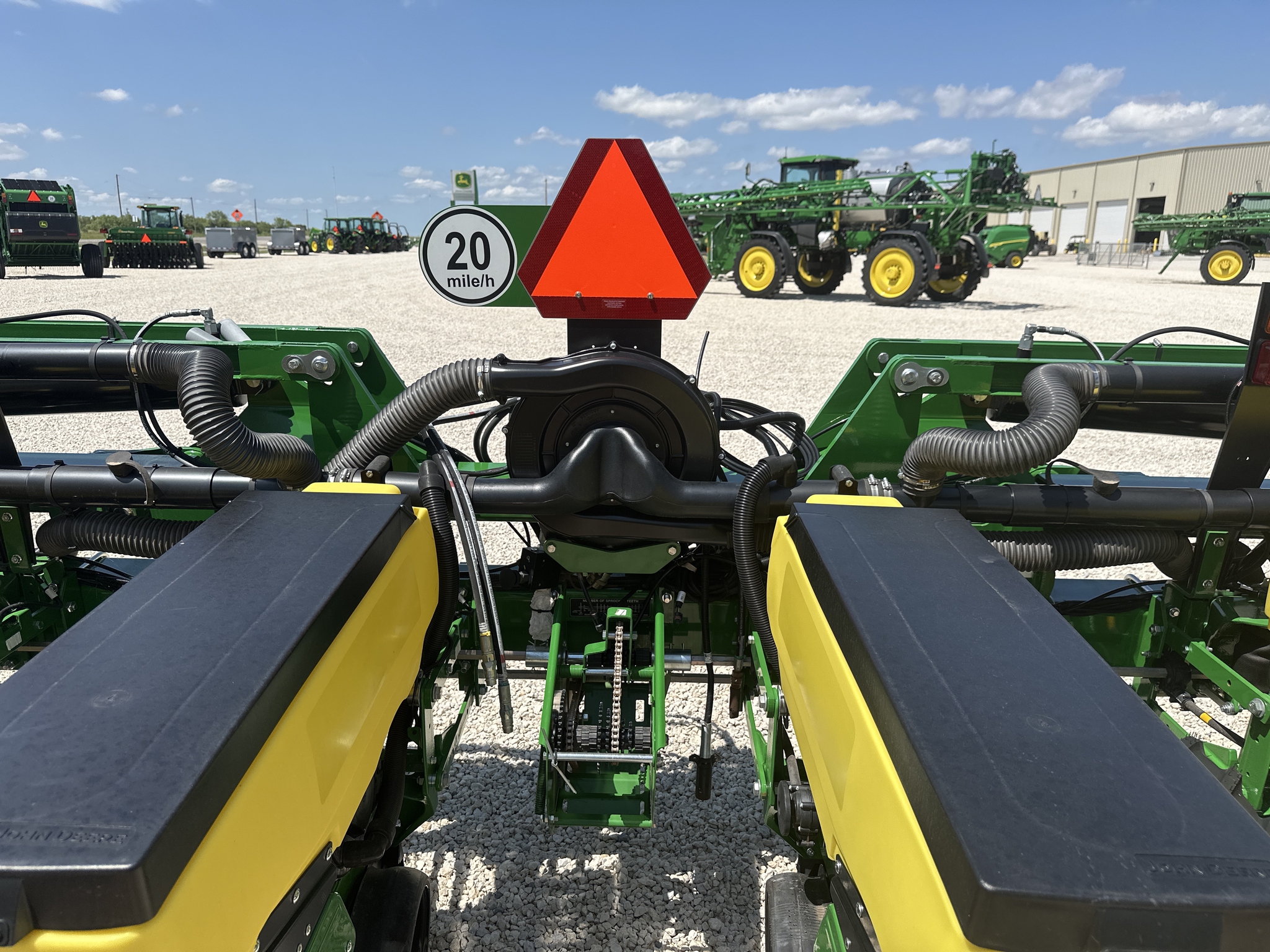 2024 John Deere 1725 Image 2