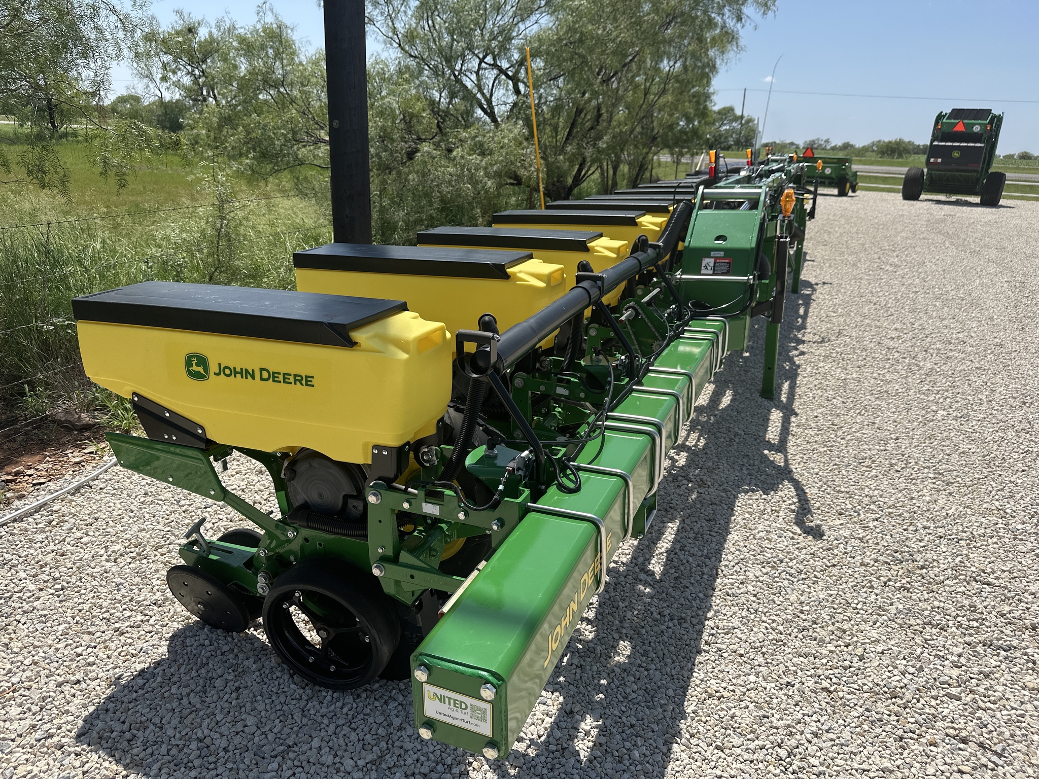 2024 John Deere 1725 Image 6