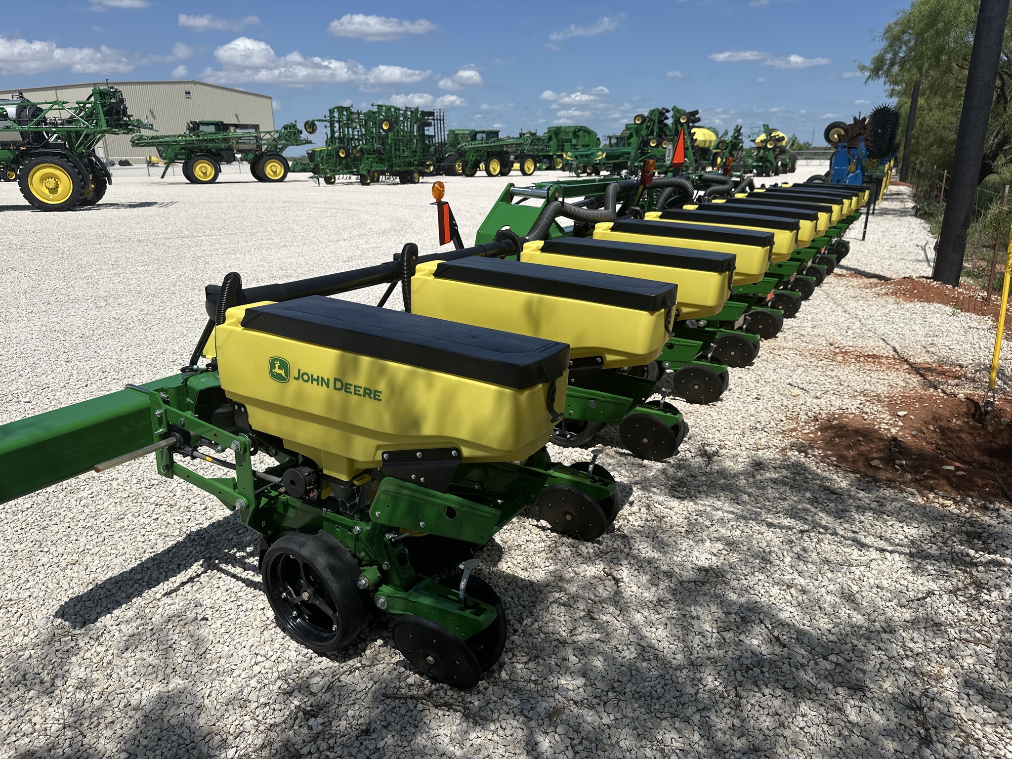 2024 John Deere 1725 Image 7