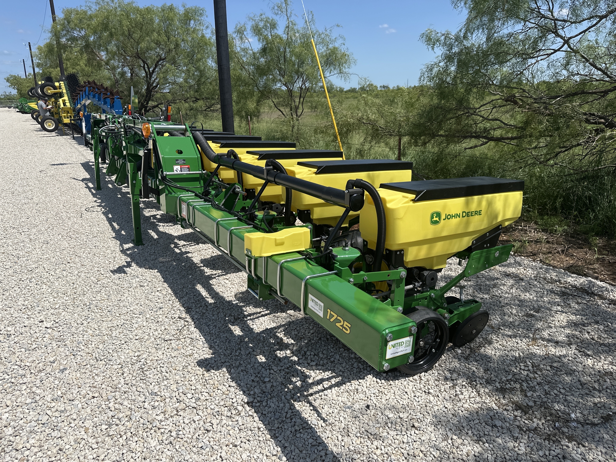 2024 John Deere 1725 Image 9
