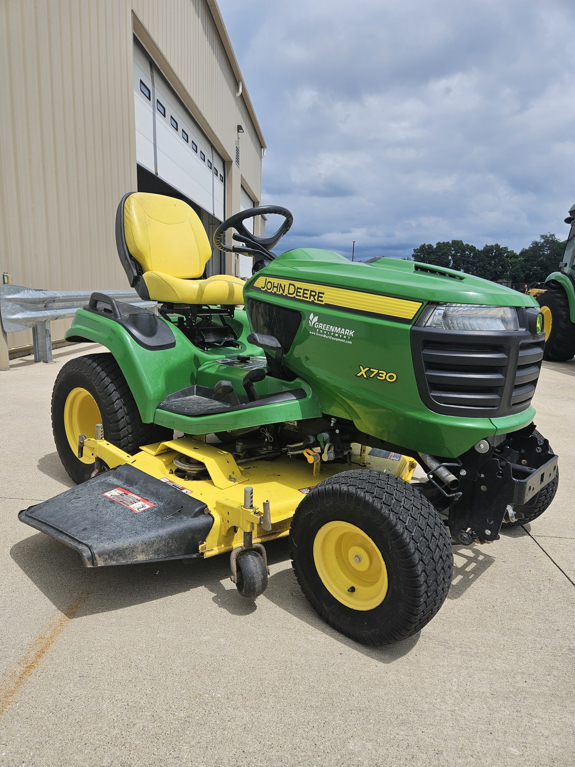 2014 John Deere X730 Image 3