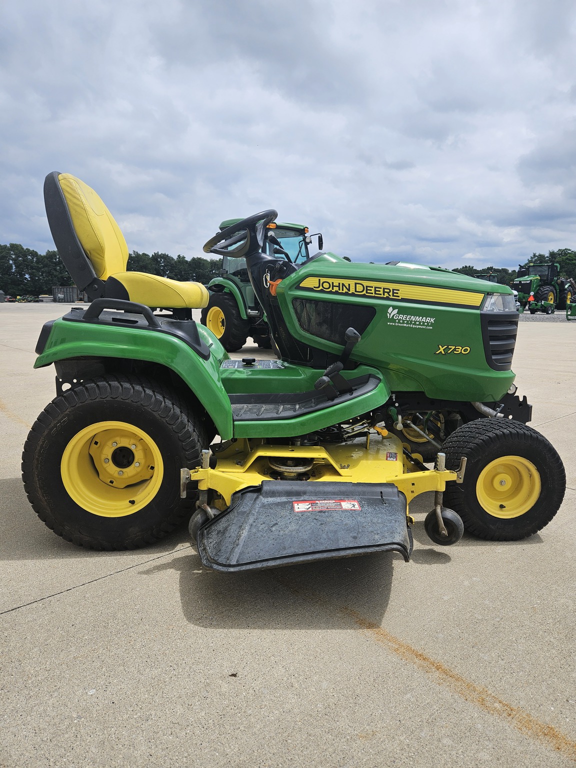 2014 John Deere X730 Image 4