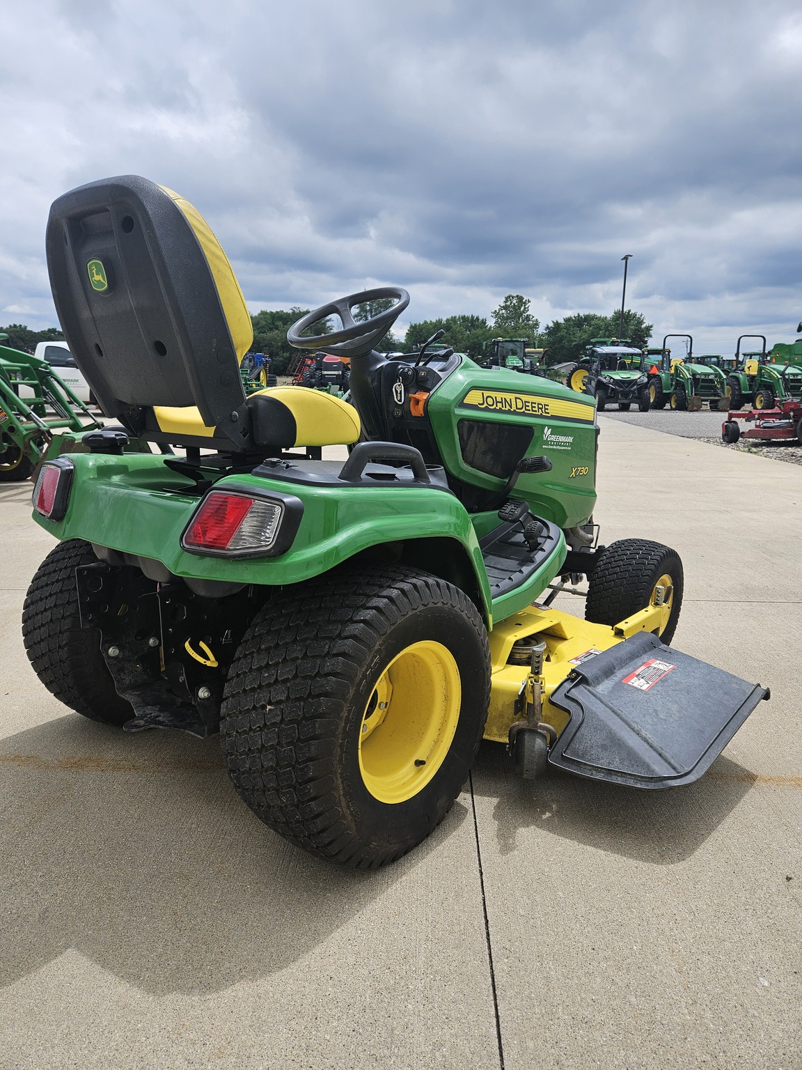 2014 John Deere X730 Image 5