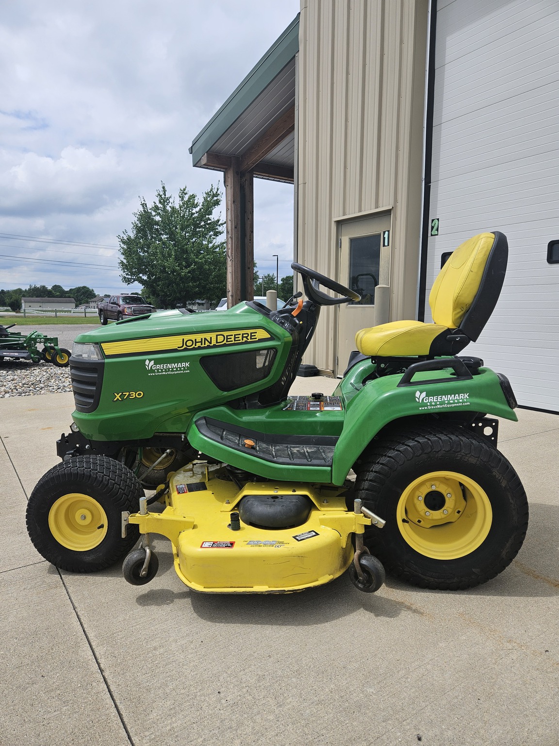 2014 John Deere X730 Image 7